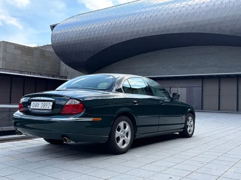 Jaguar S-TYPE