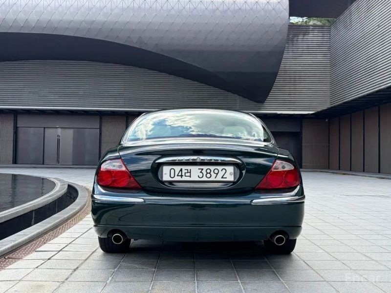 Jaguar S-TYPE