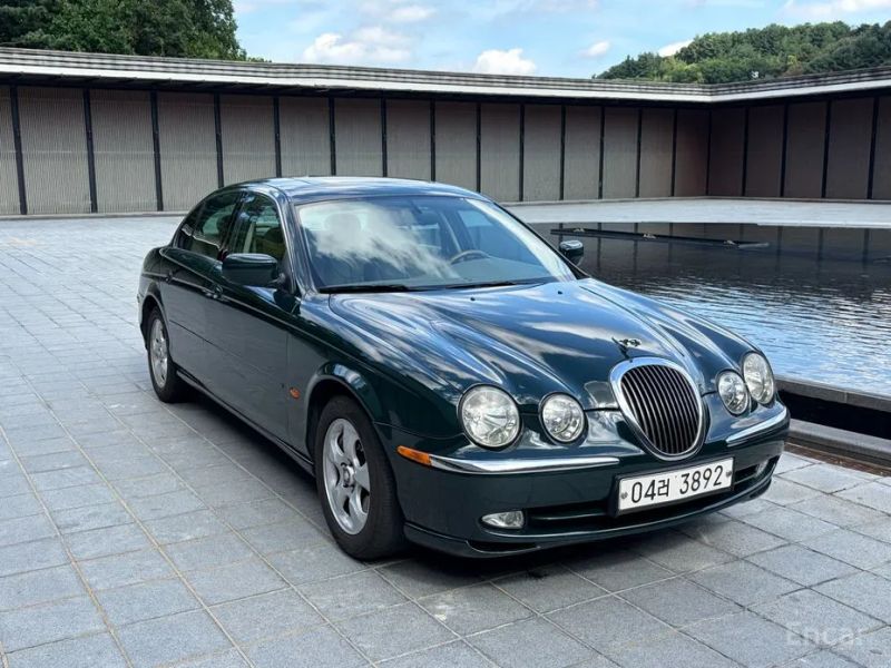 Jaguar S-TYPE
