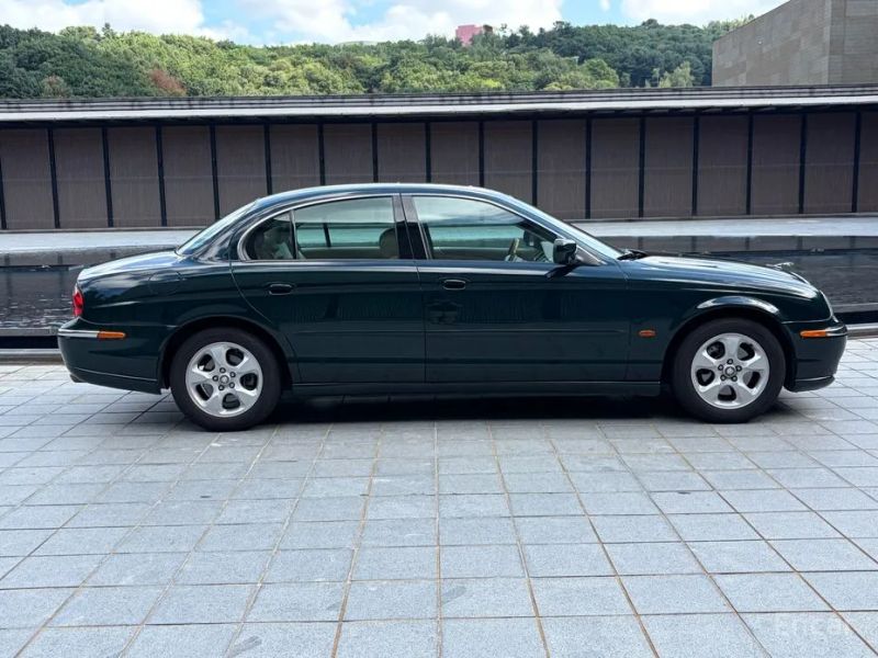 Jaguar S-TYPE