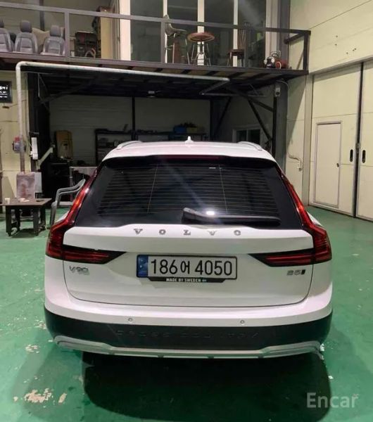 Volvo V90