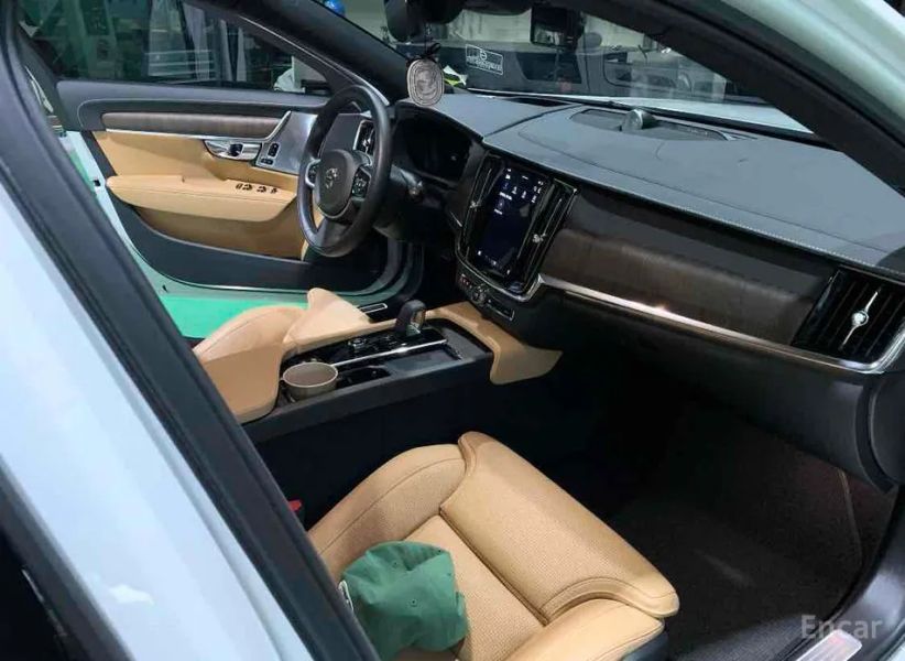 Volvo V90