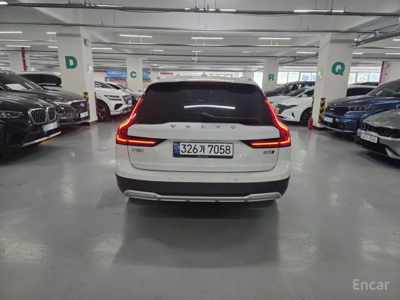 Volvo V90
