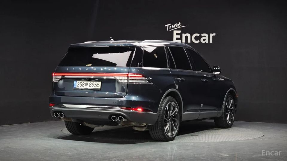 Lincoln Aviator