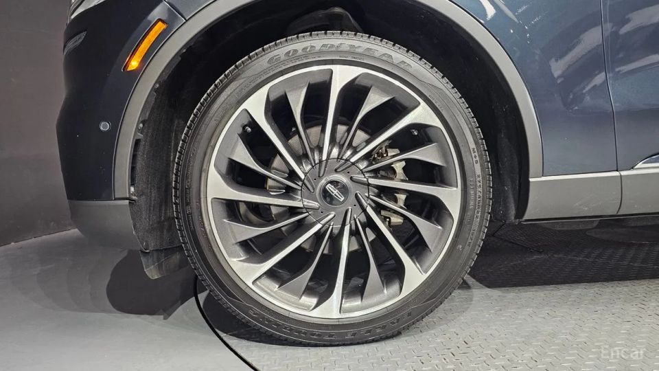 Lincoln Aviator
