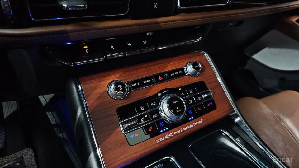 Lincoln Aviator