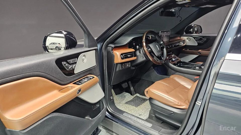 Lincoln Aviator