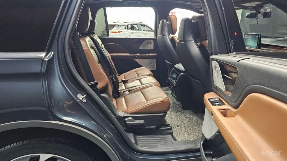 Lincoln Aviator