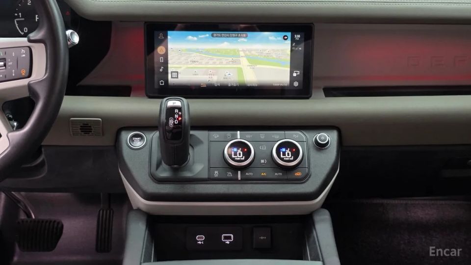 Land Rover Defender