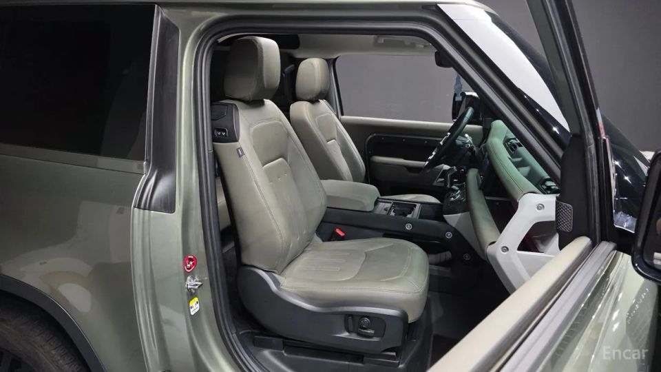 Land Rover Defender