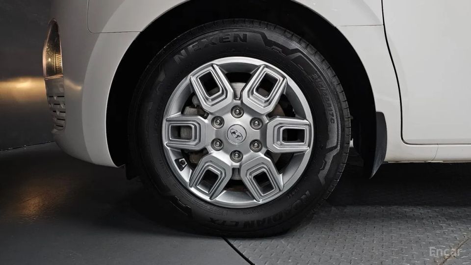 Hyundai Staria