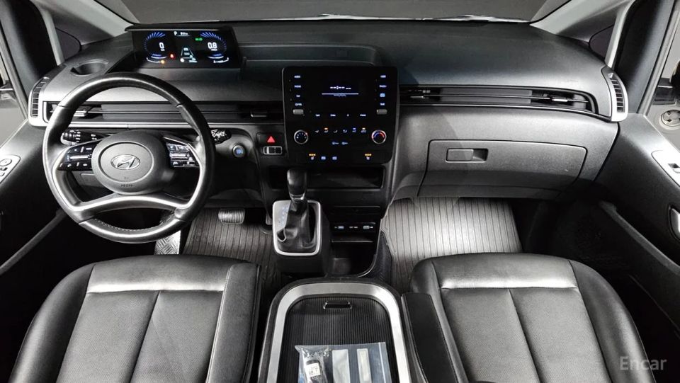 Hyundai Staria