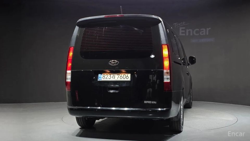 Hyundai Staria