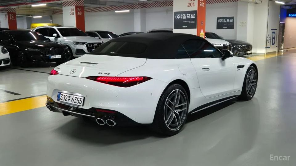 Mercedes-Benz SL-Class