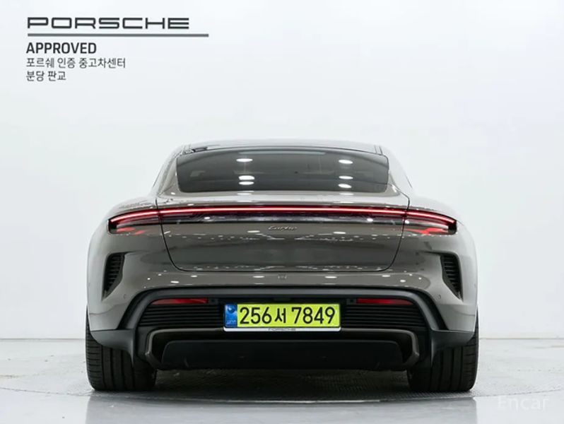 Porsche Taycan