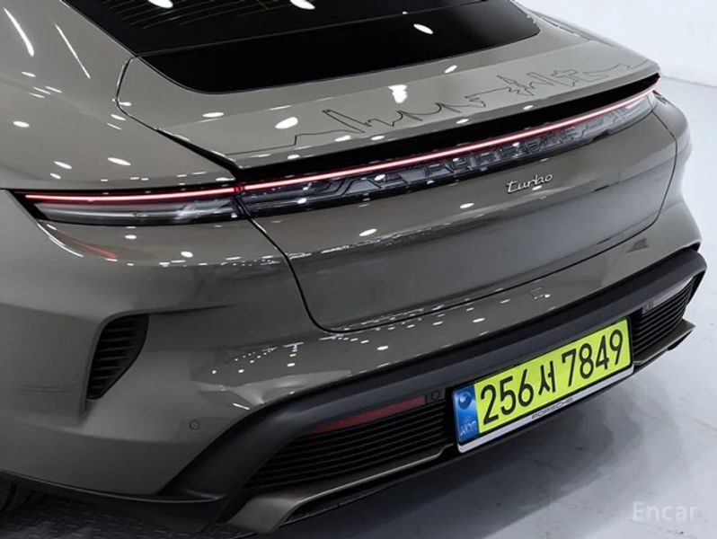 Porsche Taycan