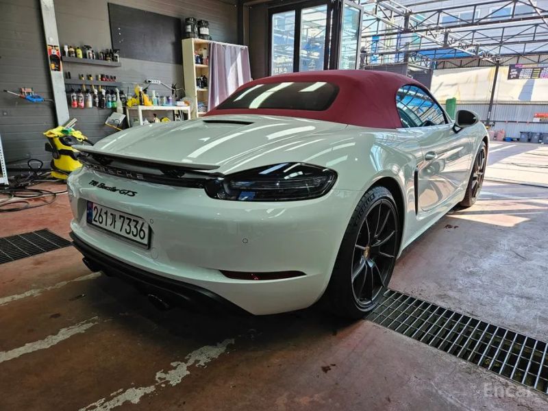 Porsche 718