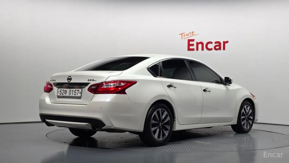 Nissan altima