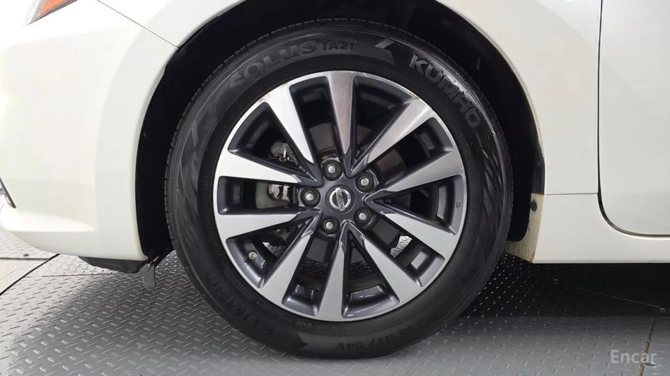 Nissan altima