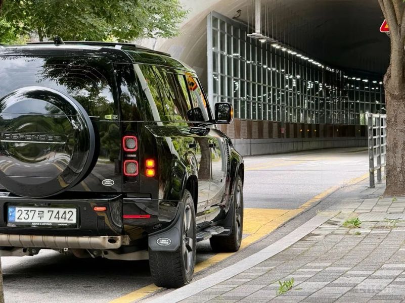 Land Rover Defender