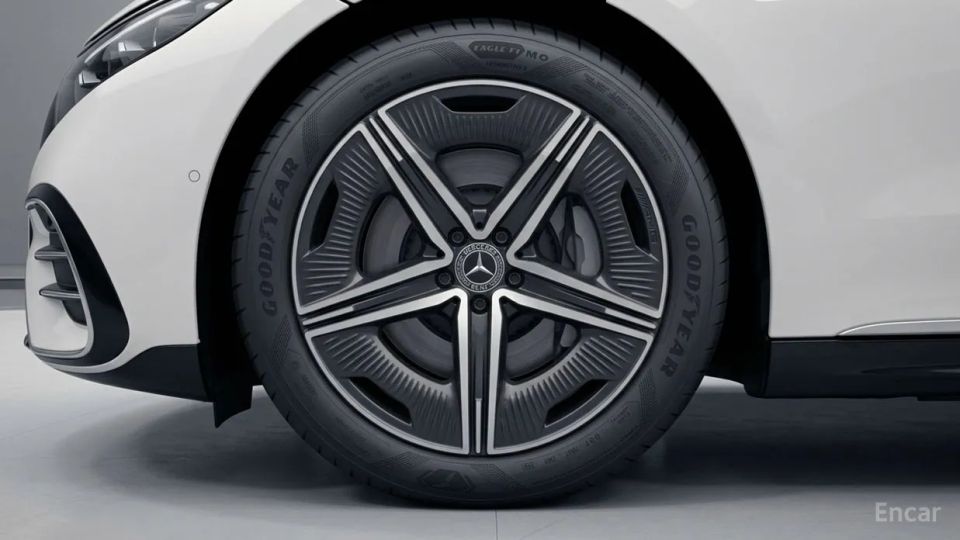 Mercedes-Benz EQS