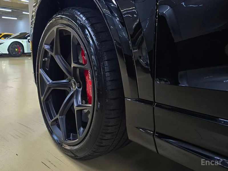 Audi rsq8