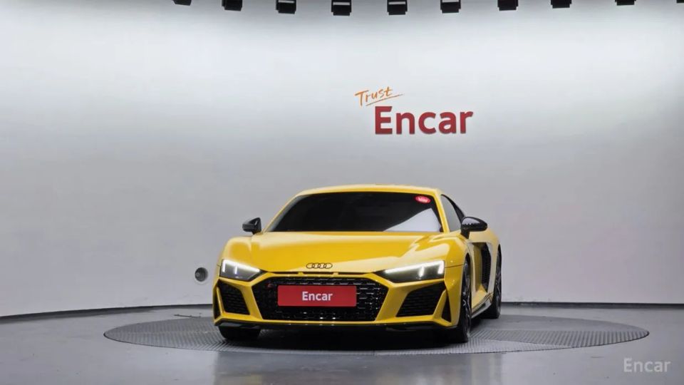Audi R8