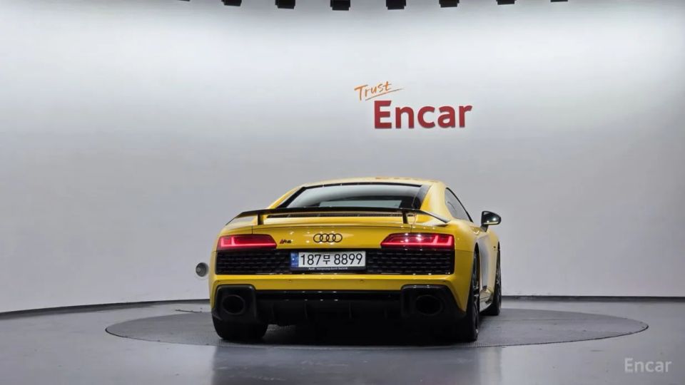 Audi R8