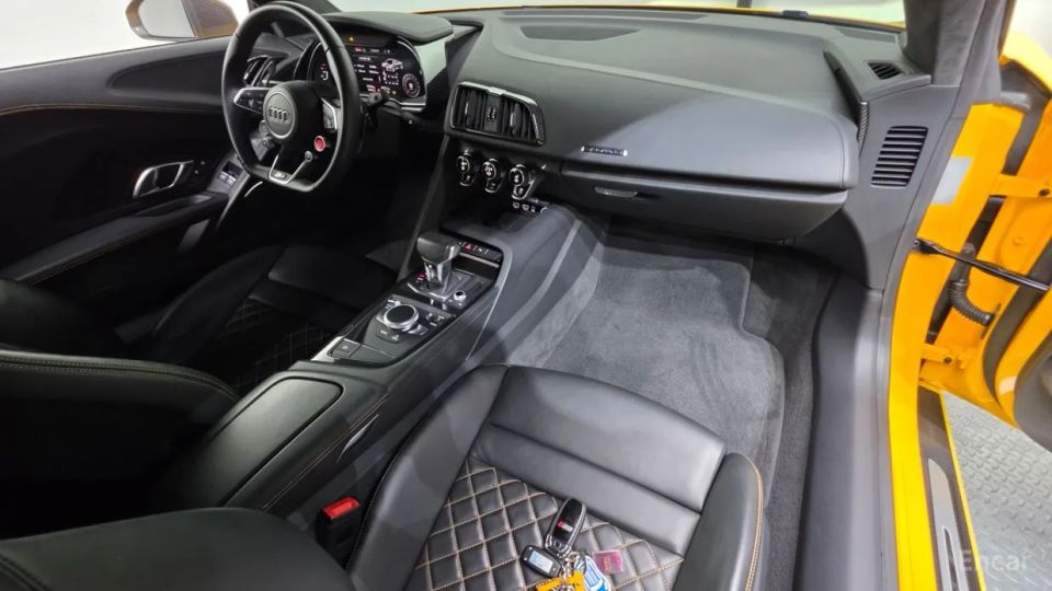 Audi R8