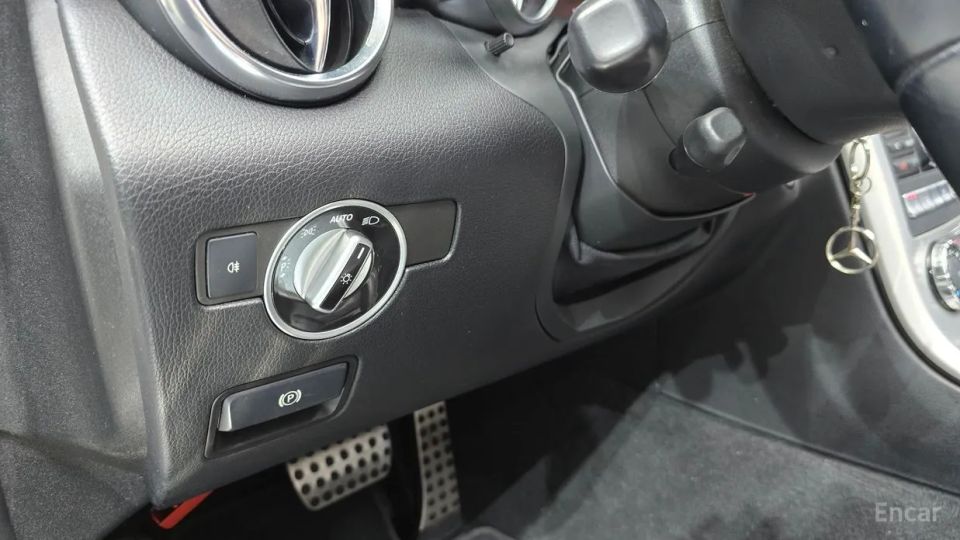 Mercedes-Benz SLK-Class