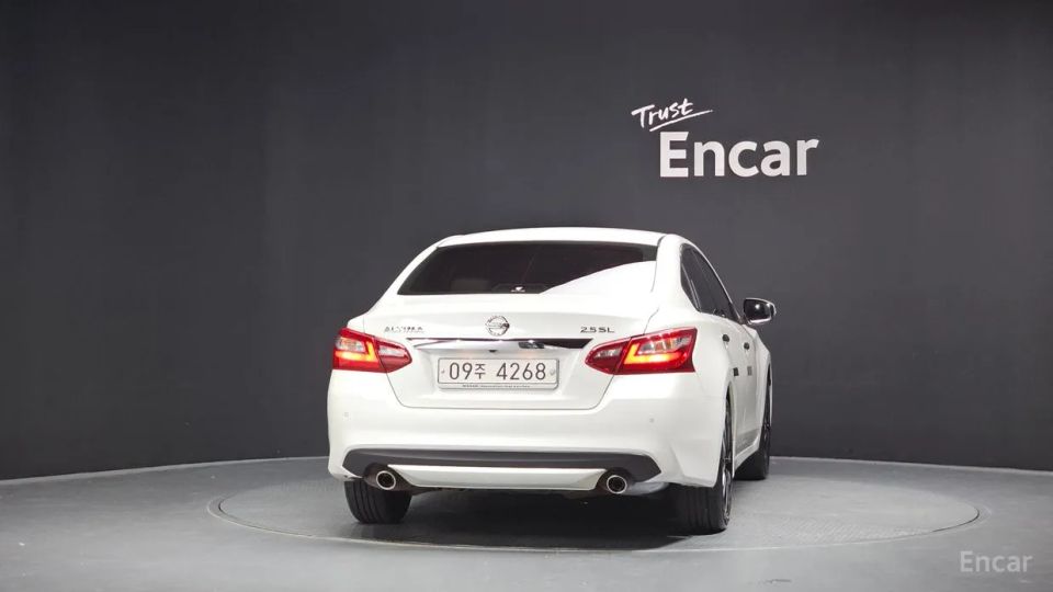 Nissan altima