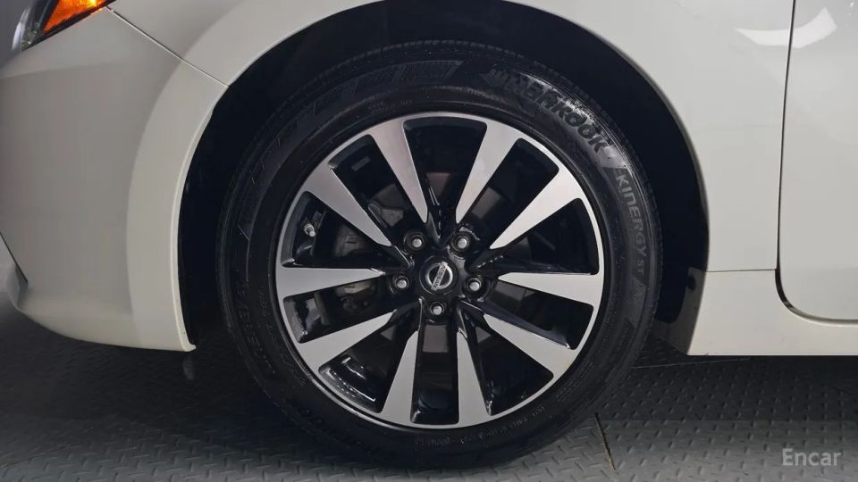 Nissan altima