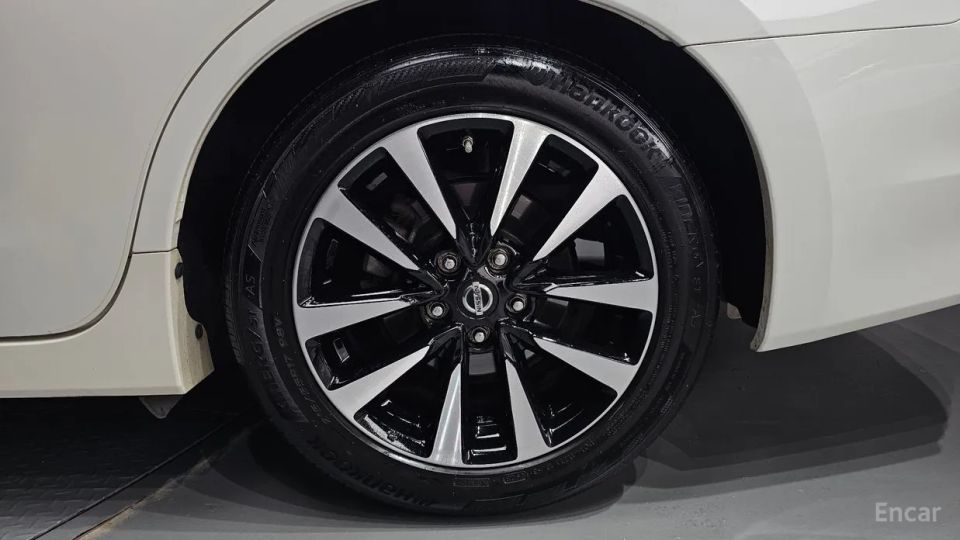 Nissan altima