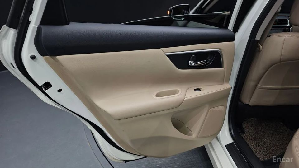 Nissan altima