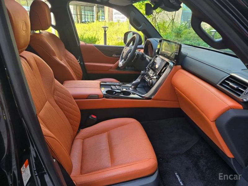 Lexus LX