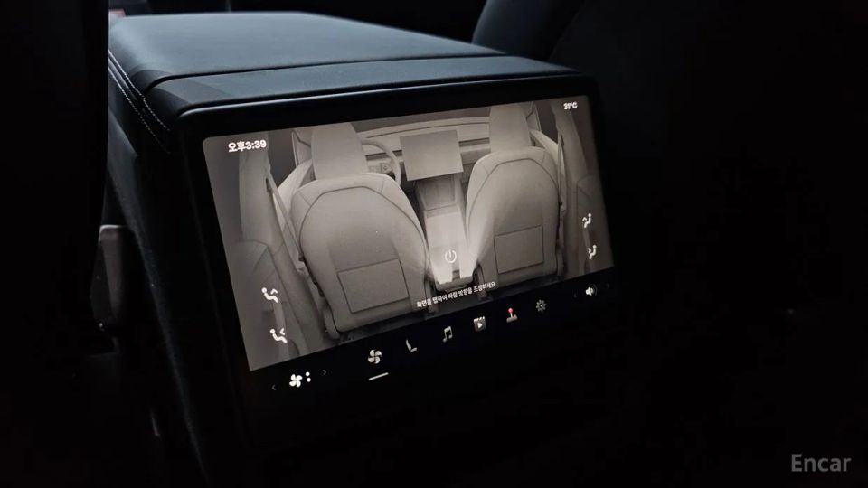 Tesla model-y