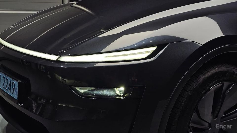Tesla model-y