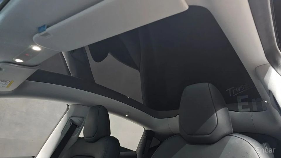 Tesla model-y