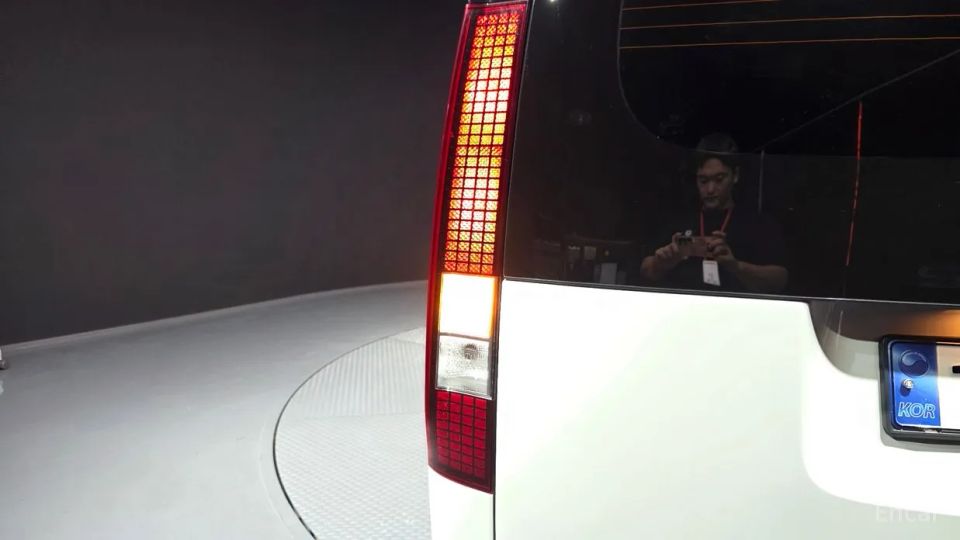 Hyundai Staria