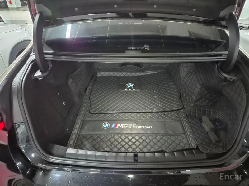 BMW i7
