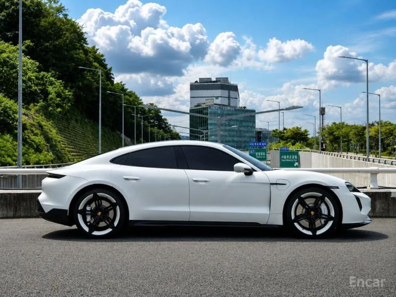 Porsche Taycan