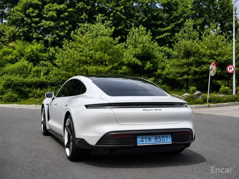 Porsche Taycan