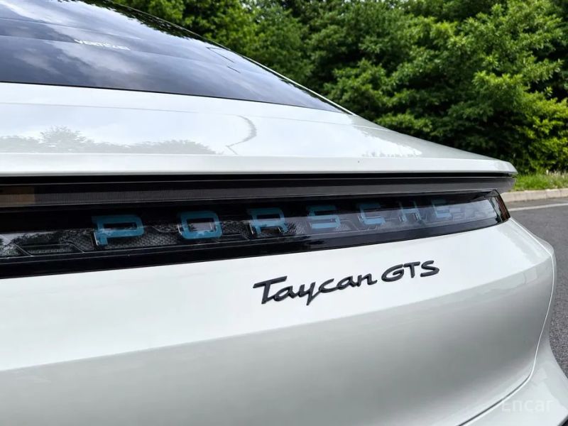 Porsche Taycan