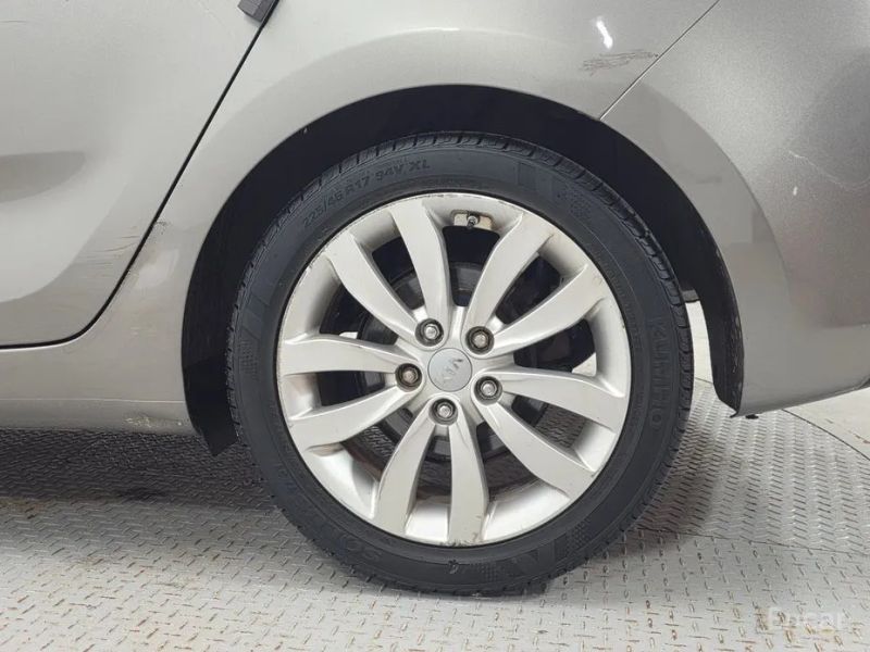 Kia Carens