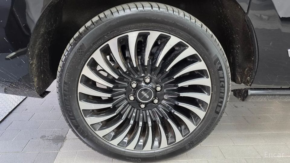 Lincoln Navigator