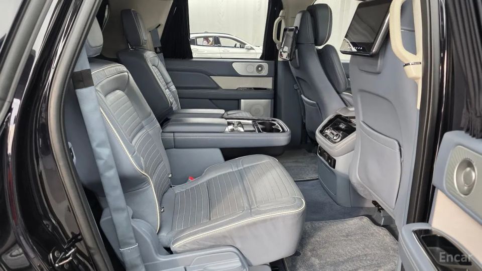 Lincoln Navigator