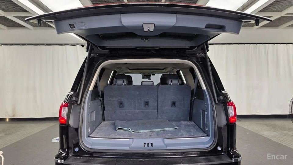 Lincoln Navigator