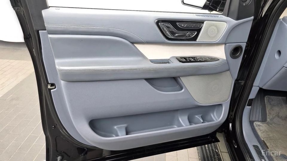 Lincoln Navigator