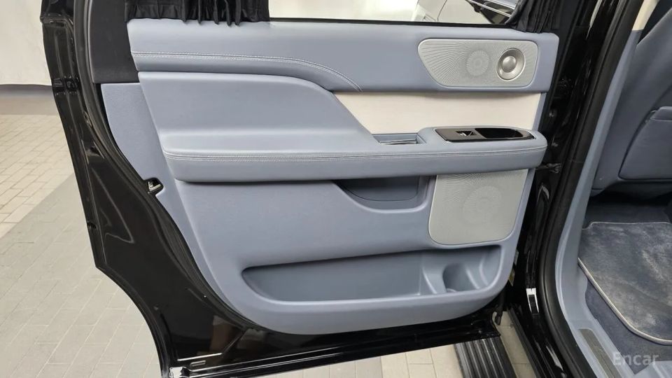 Lincoln Navigator