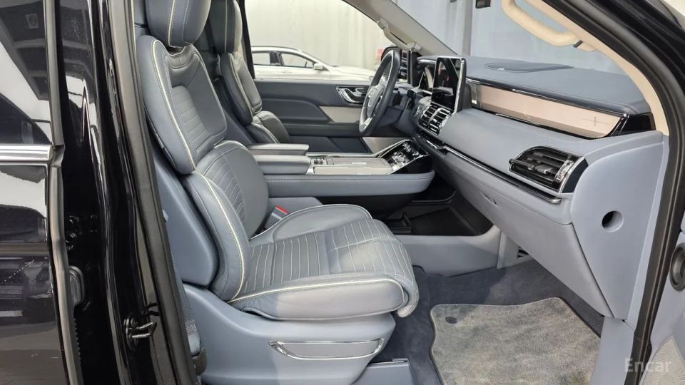 Lincoln Navigator